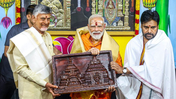 https://salarnews.in/public/uploads/images/newsimages/maannewsimage16102025_175824_Modi in Andhra.png